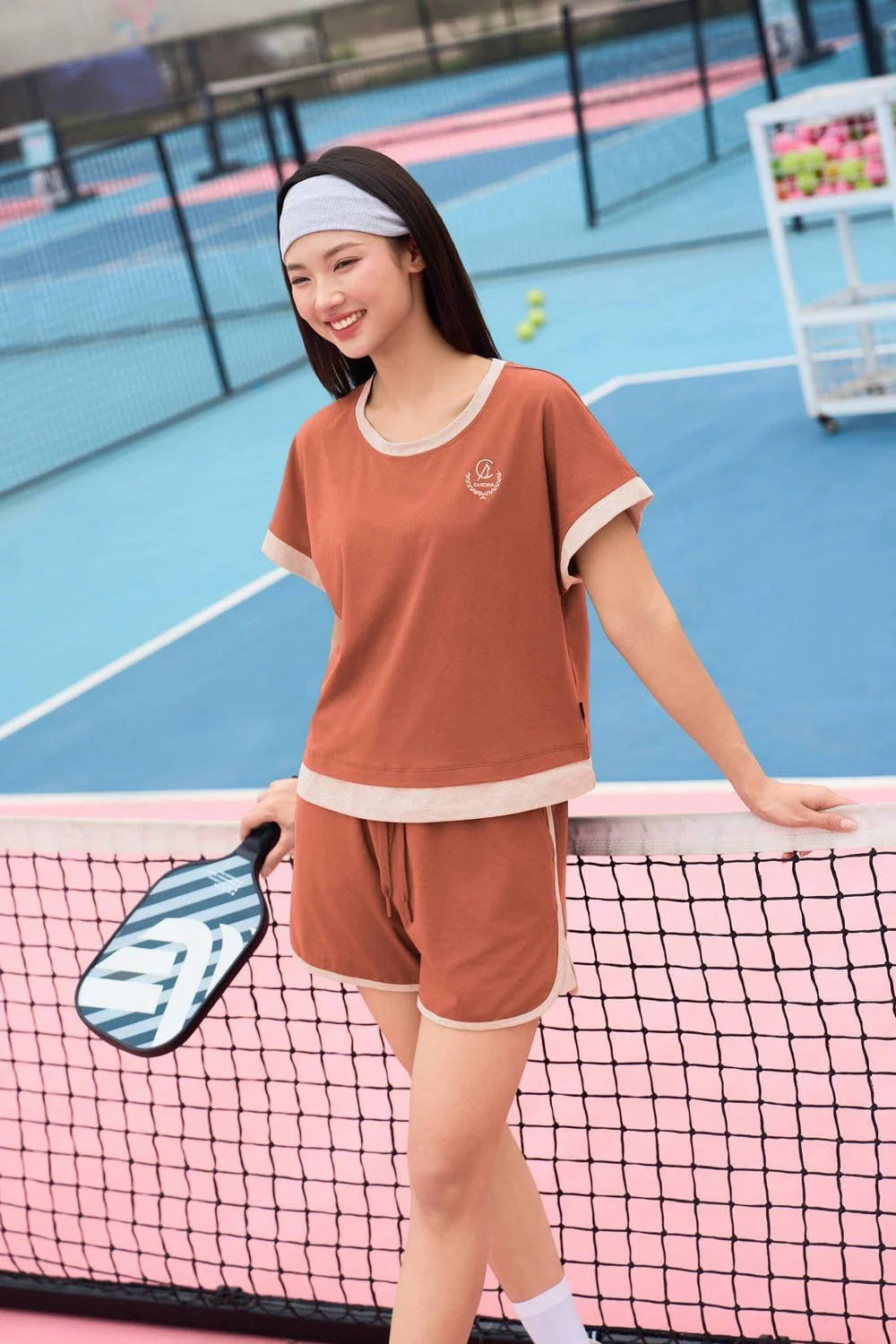 Bộ cotton nữ Cardina tay liền quần sóc gấu phối màu trẻ trung - Ảnh 3